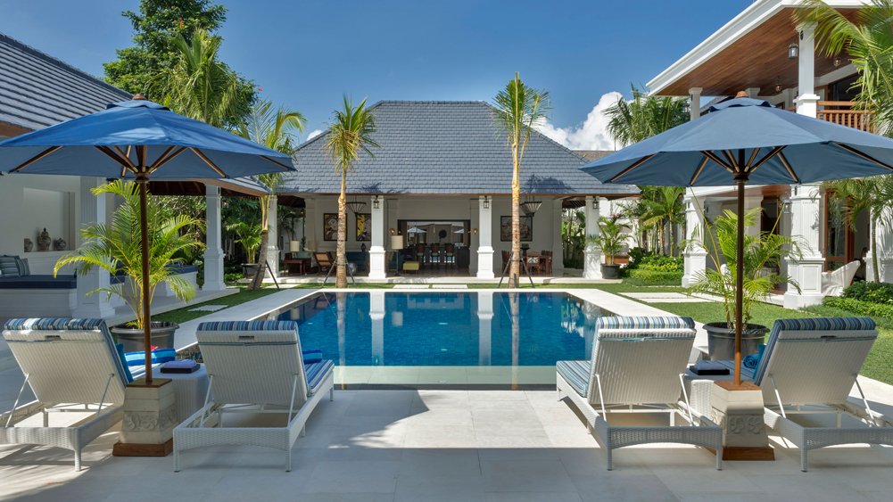 Villa Windu Asri - Relaxing pool area